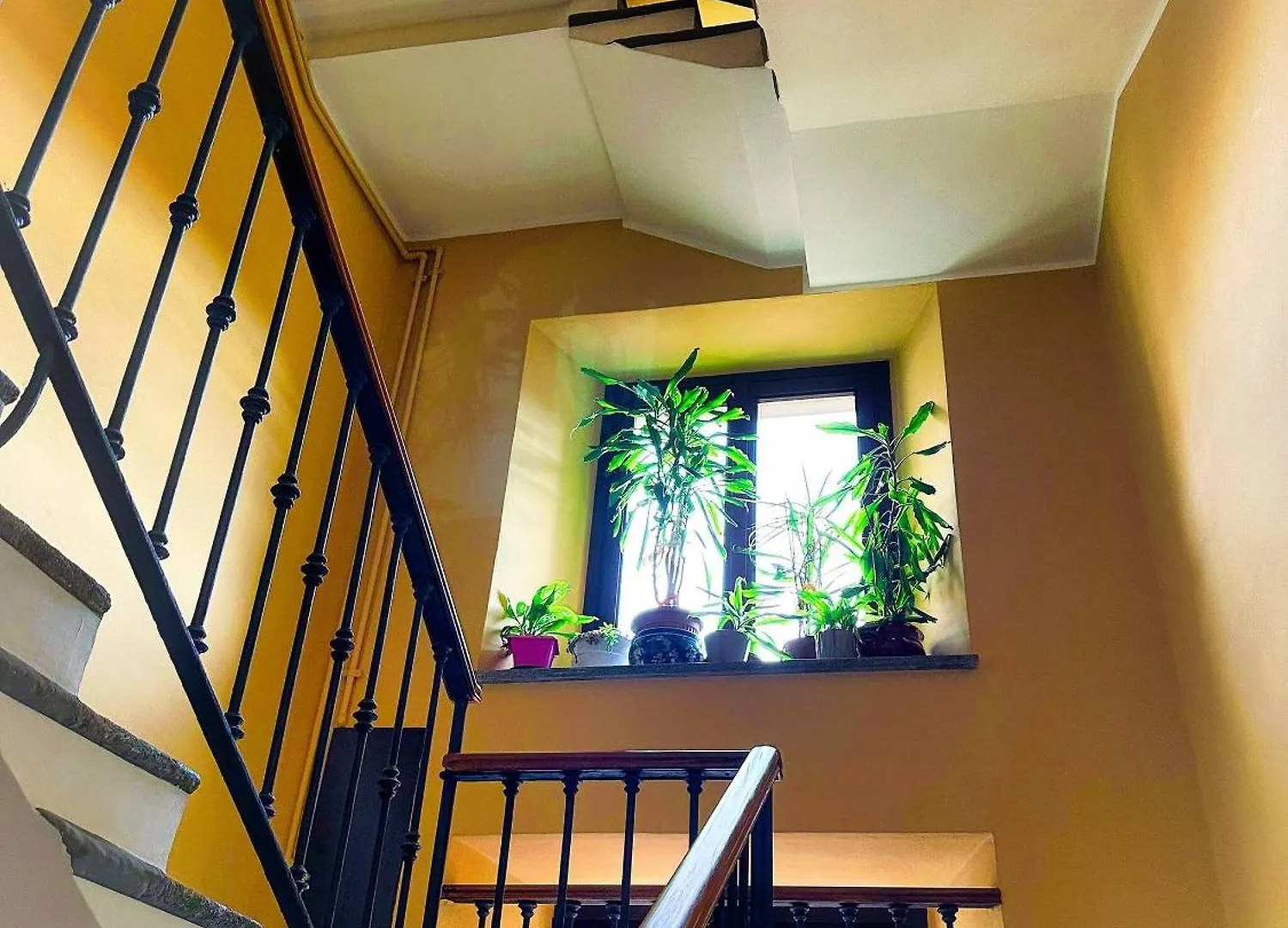 Chic Green Penthouse - Domotic Comfort In Milans Trendy Nightlife District Милан